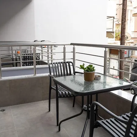 Urban Omonoias Aparthotel 3*